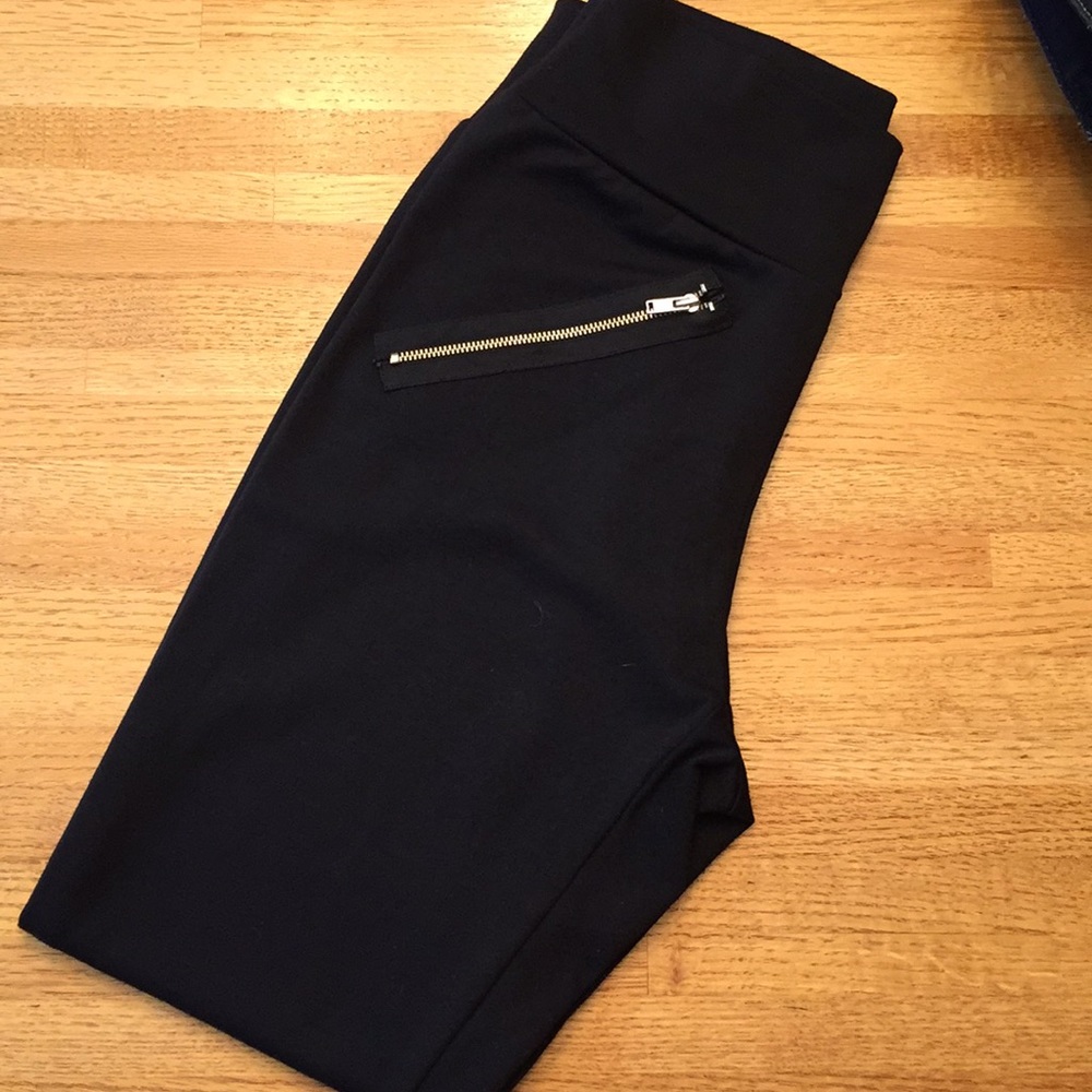 Black leggings